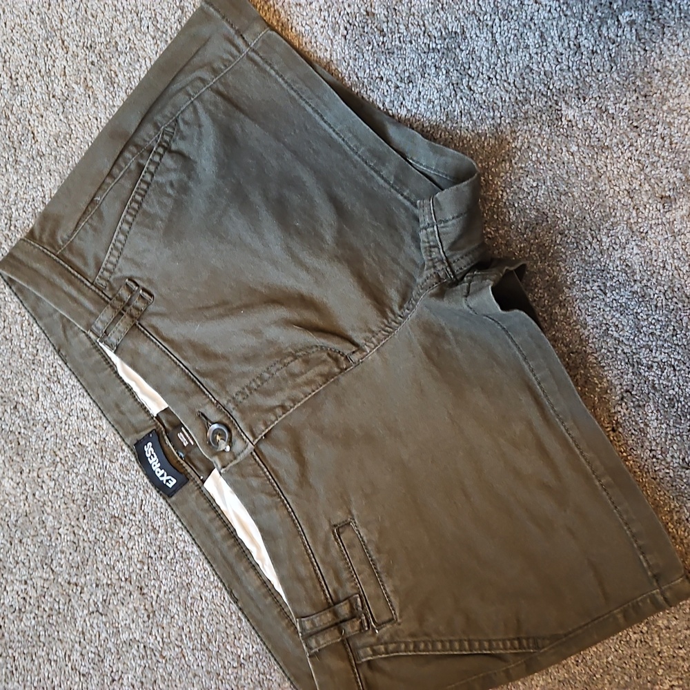 Express low rise shorts